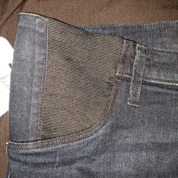 Isabel Maternity by Ingrid & Isabel Bermuda Shorts + Side Panels Size 16 - Picture 6 of 14